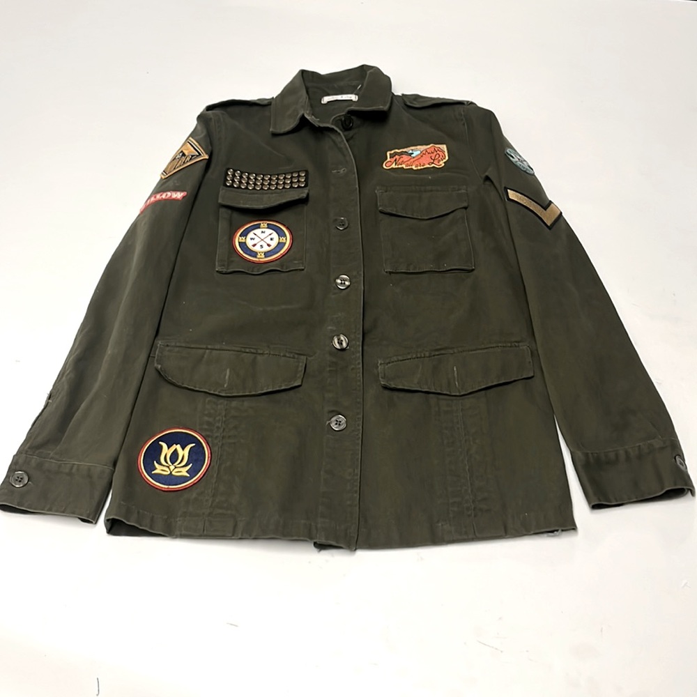 Willow & Clay army like button up shirt with patches